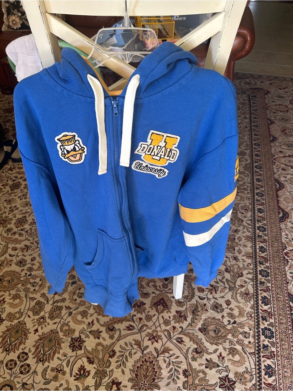 Walt Disney World Donald Duck University Men’s large hoodie